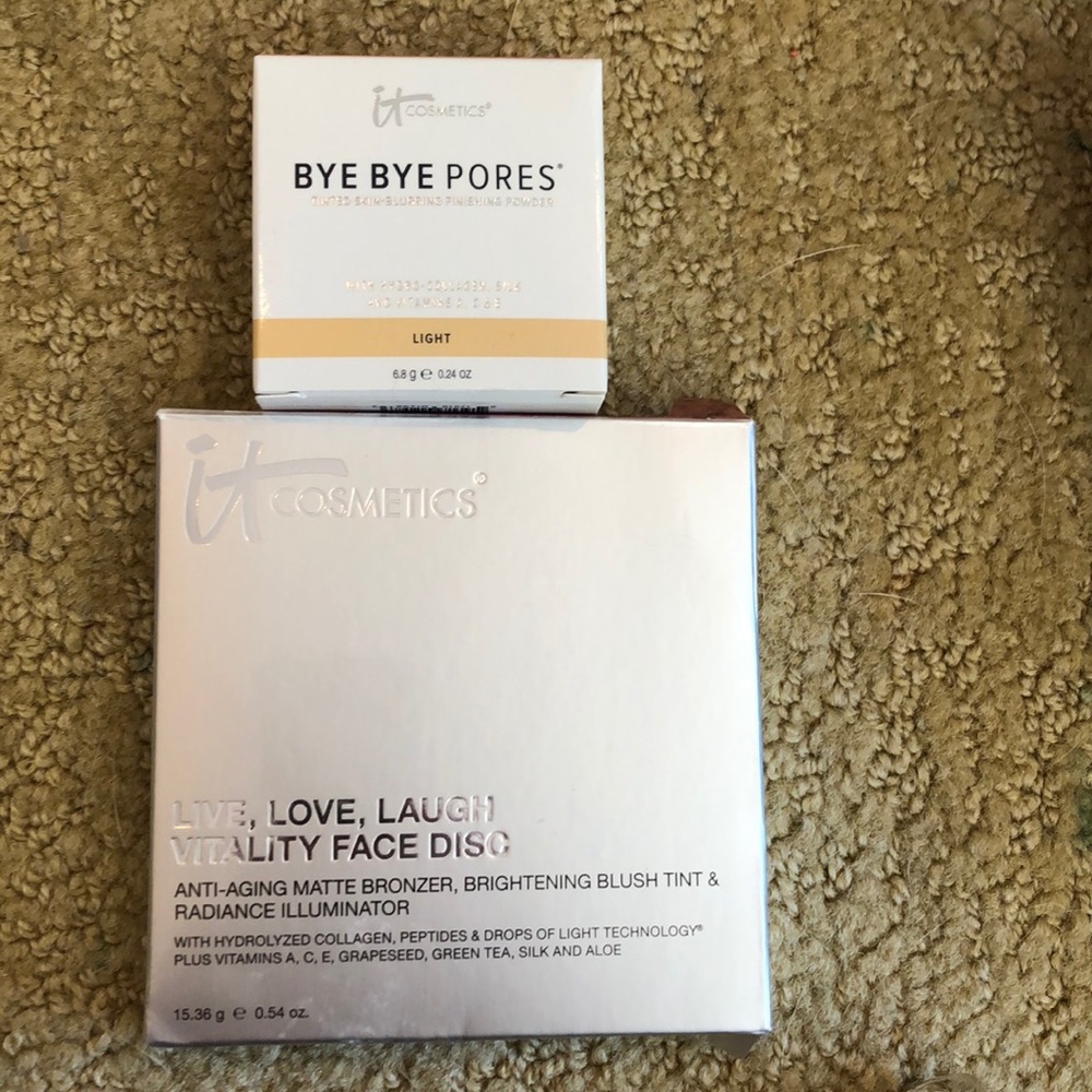 It cosmetics powder and bronzer/blush/illuminator